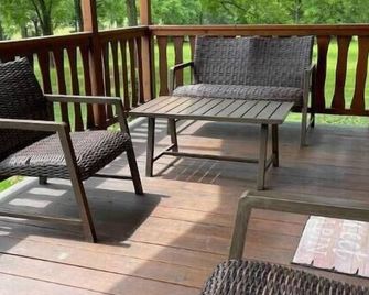 Cozy Cabin get away to Finger Lakes Wine Country - Geneva - Balcony