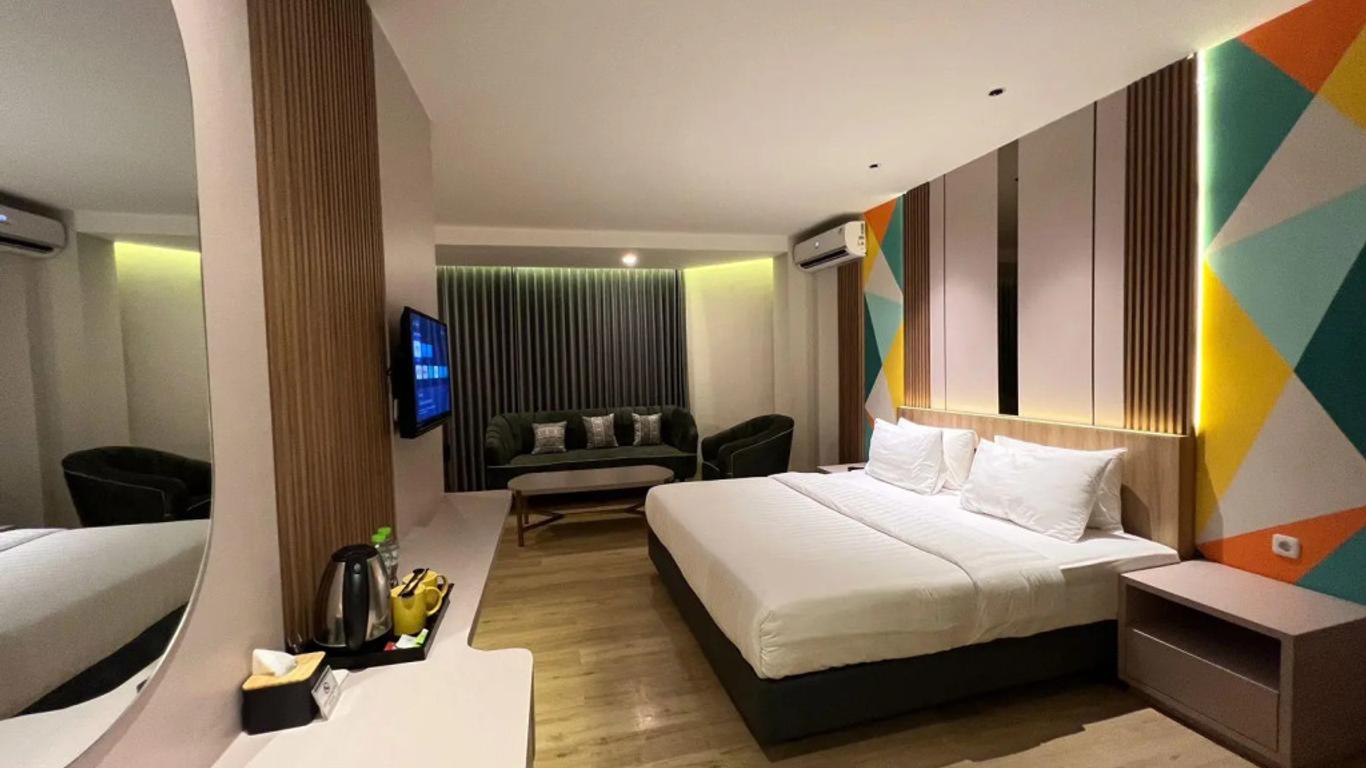 Alexander Hotel Tegal