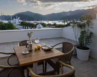 Dedeminn Hotel & Residence - Gocek - Parveke