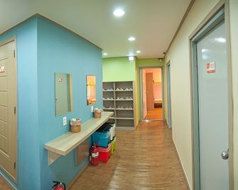 Busan Sukbak Dot Com Guesthouse - Busan - Gang