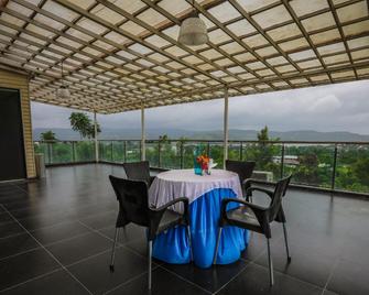 Sorina Hillside Resort Pune - Pune - Balcony