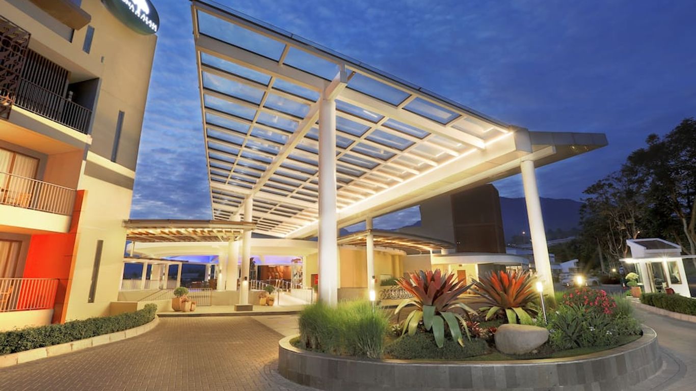 Pesona Alam Resort & Spa