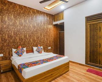 Fabhotel Moon Gaze Inn - Kanpur - Schlafzimmer