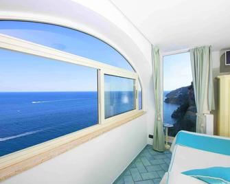 Hotel La Ninfa - Amalfi - Bedroom