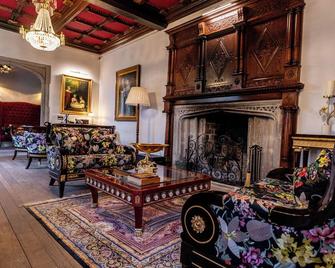 Weston Manor Hotel - Bicester - Living room
