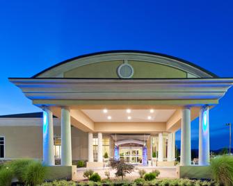 Holiday Inn Express Woodstock-Shenandoah Valley - Woodstock - Edificio