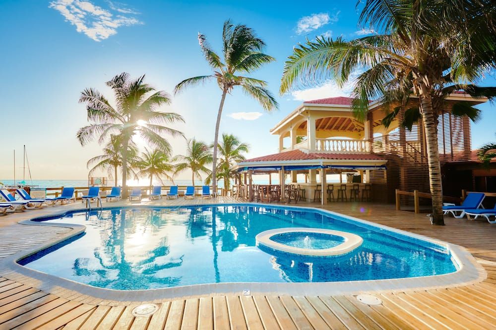 Sunbreeze Hotel - סן פדרו - בריכה