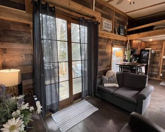 #7 Tiny House at The Cottages on Petite Lake - Antioch