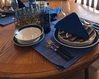 Deer Lake, Lake Charlevoix, Boyne City , Fish, Golf, Hike, Bikers Dream - Boyne City - Restaurant