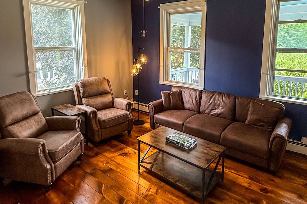Elk Creek Farmhouse near Penn State!