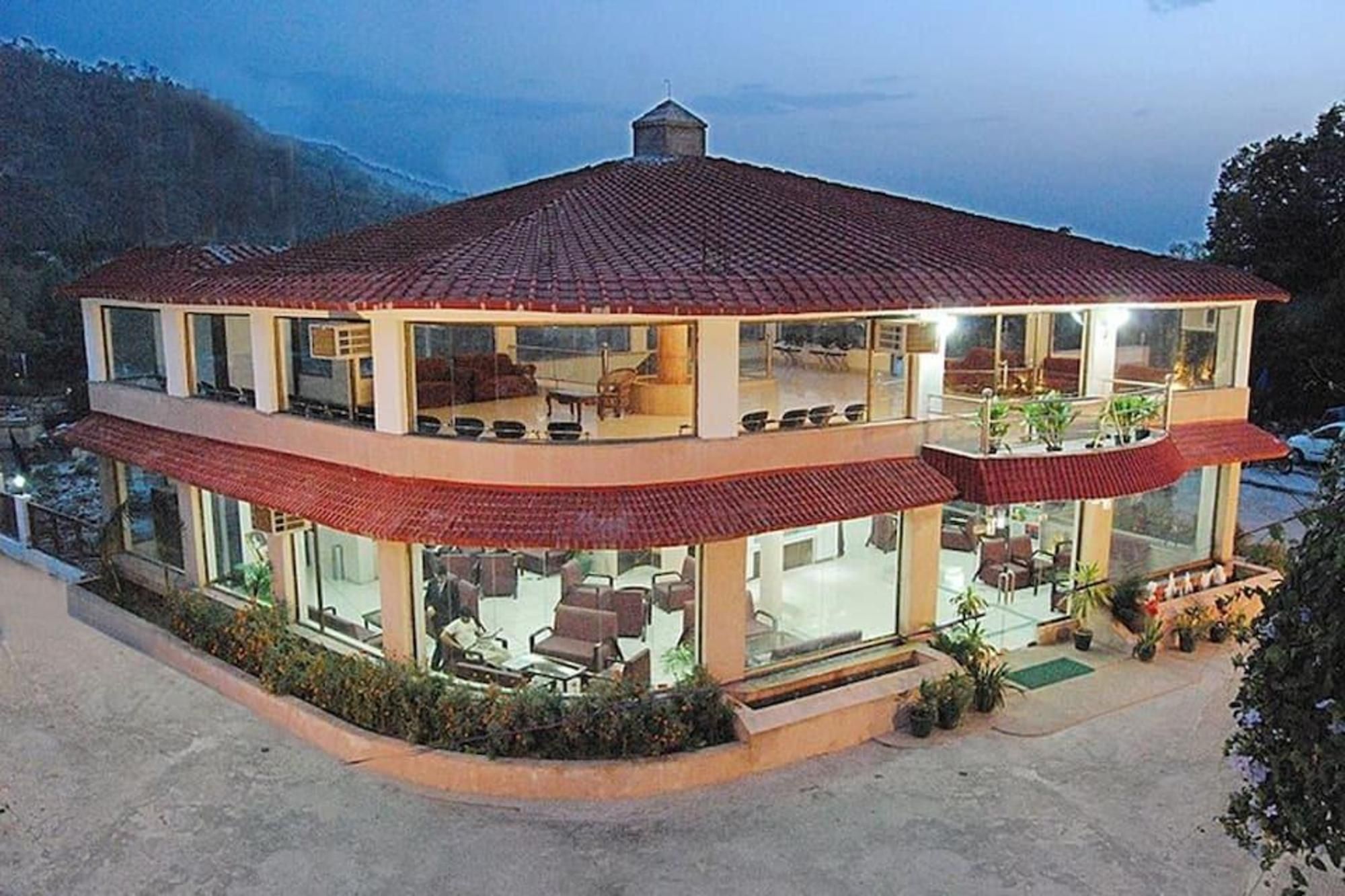 Ganga Beach Resort - Resort & Hotel - רישיקש - בניין