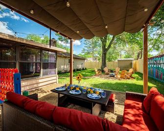 Saint Cloud Serenity Enclosed Porch Game Room - Houston