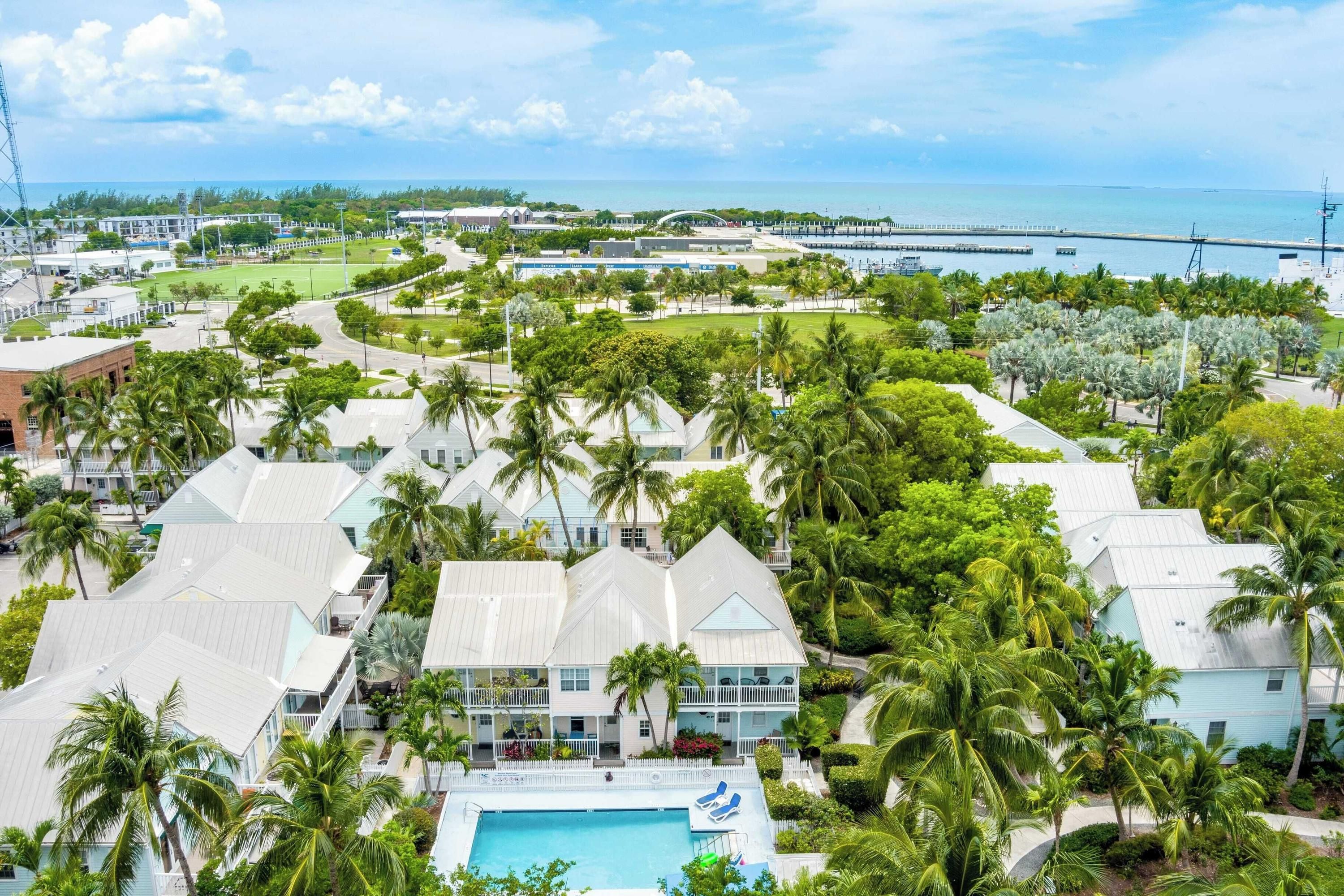 A Siesta Bay by Avantstay Key West Walkable Gated Community, Shared Pool Month-long Stays - Key West