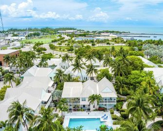 A Siesta Bay by Avantstay Key West Walkable Gated Community, Shared Pool Month-long Stays - Key West