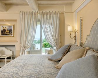Il Falconiere Relais & Spa - קורטונה - חדר שינה