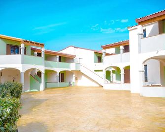 Mimose Beach Village - Badesi - Budova