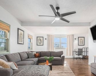 City Views at Downtown Overlook • 2BR Retreat - Grand Rapids - Living room