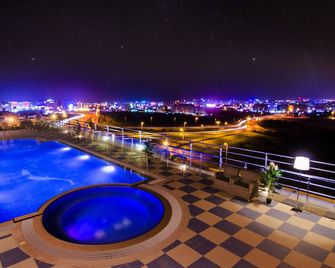 Al Murooj Grand Hotel - Muscat - Bazén