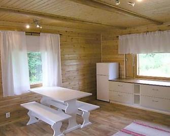 Holiday Home Välitalo by Interhome - Taivalkoski - Comedor