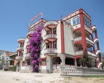 Bogumila - Bar - Edificio