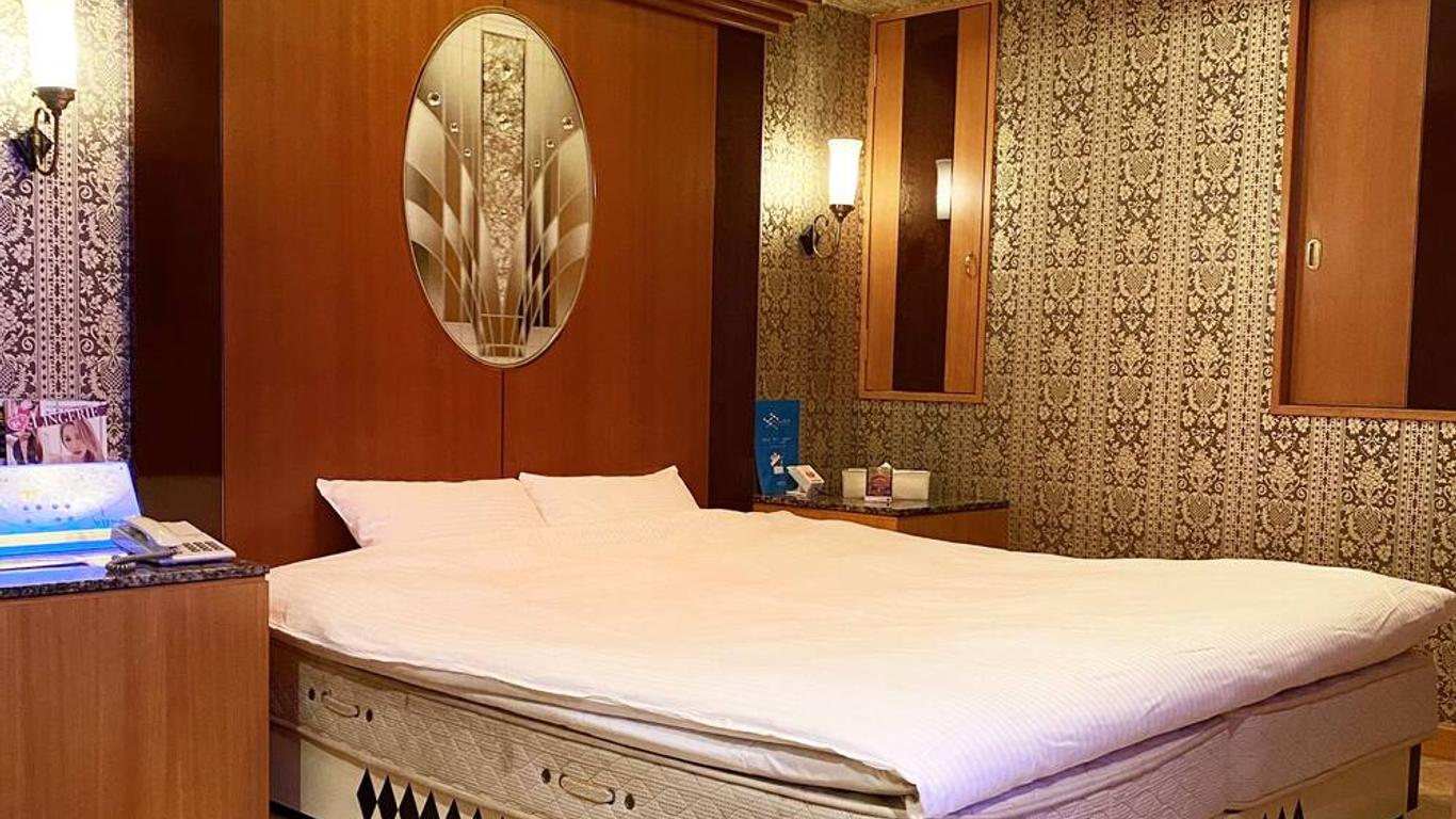 Hotel Venus Ritz (Adult Only)