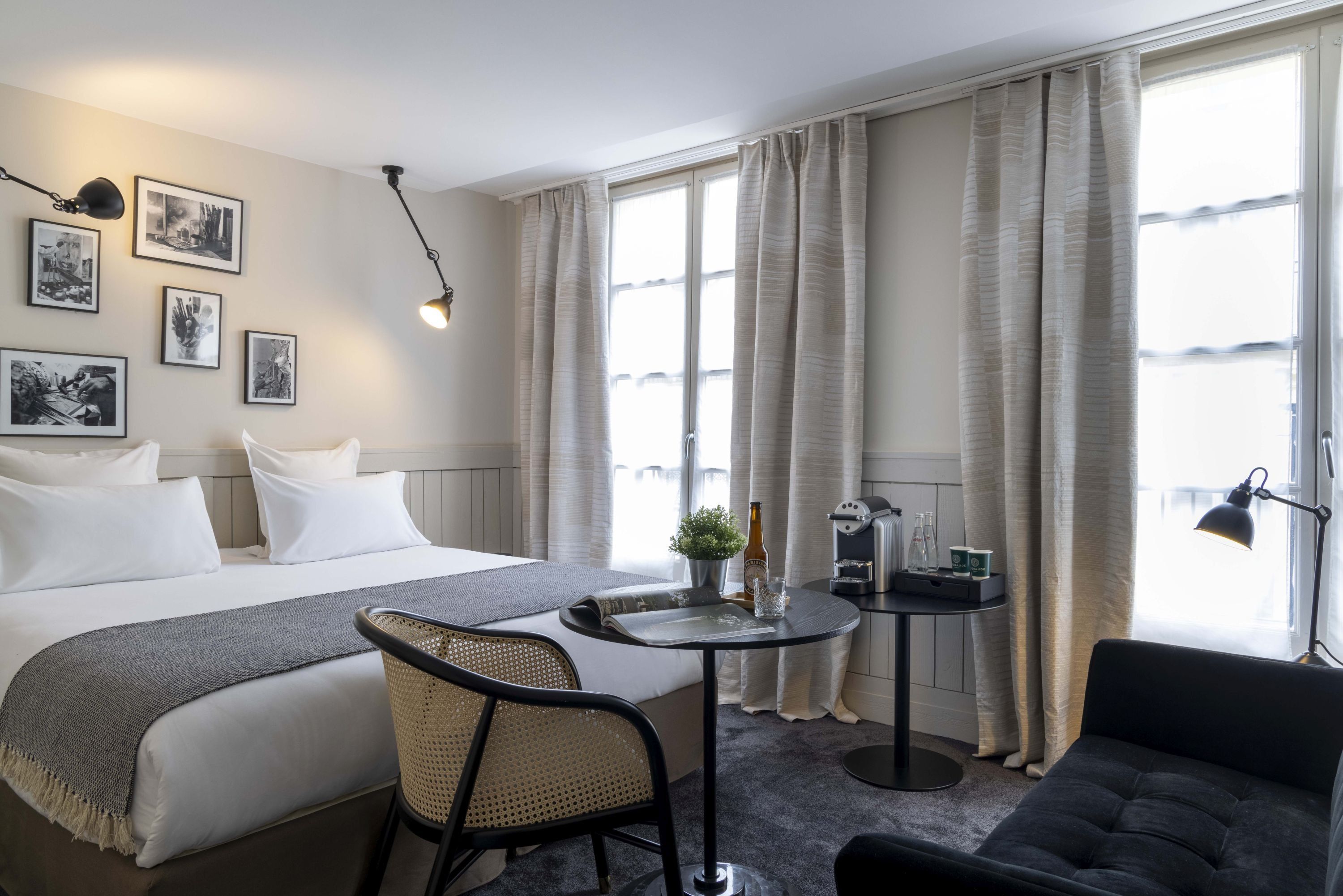 Bedroom view of Hôtel Hélios Opéra