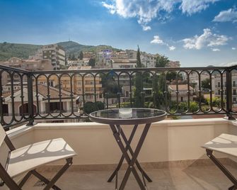 Hotel Villa Gracia - בודווה - מרפסת