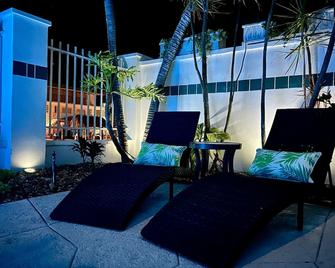 Seas the Keys Getaway - Duck Key - Patio