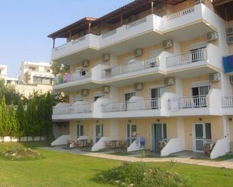 Haris Hotel - Chaniotis - Bygning