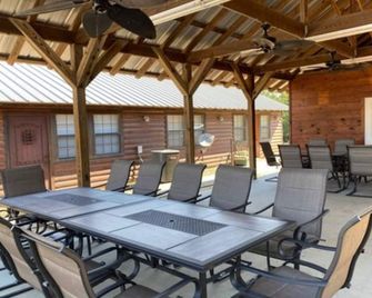 New Hochatown Lodge - Broken Bow - Patio
