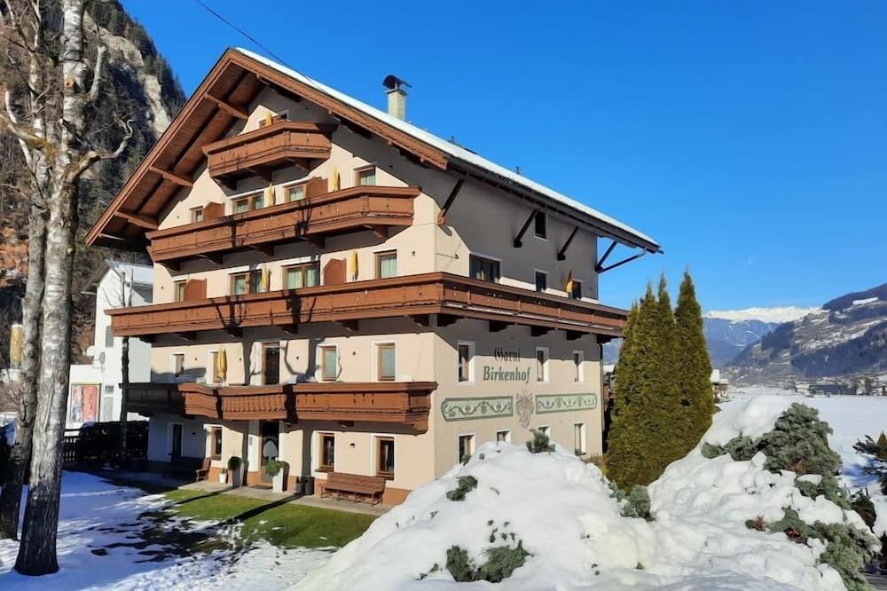 جاست هاوس بيركنهوف - مايرهوفين - مبنى