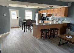 Luxury Townhome 2 Remodeled February 2021 - Bloomington - Kitchen
