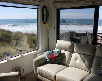 Ocean Front Condo With Wonderful 180 Degree View From Santa Cruz To Monterey - Watsonville - Obývací pokoj