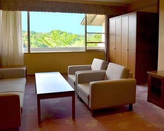 Hotel Sakushu Musashi - Mimasaka - Living room