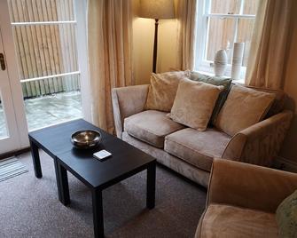 Coastal Escape Deal - 2 Bedroom House -Short Lets & Serviced Accommodation - Deal - Huiskamer
