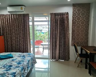 Mae Pon Hostel - Khao Lak