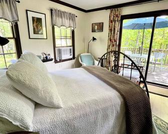 Pond View Cottage - Doylestown - Bedroom