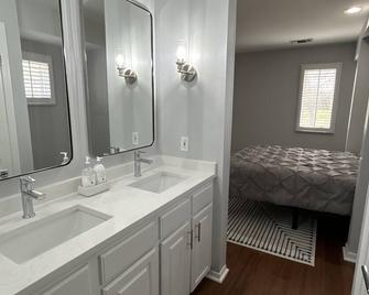 Newly renovated villa located on the grounds of The Spa at Norwich Inn. - Norwich
