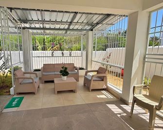 Casa Moderna en Residencial Privado, AC y Parking - Licey al Medio