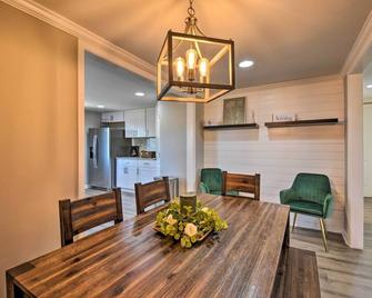 Private Yard + Fire Pit: Commerce Home! - Commerce - Jídelna