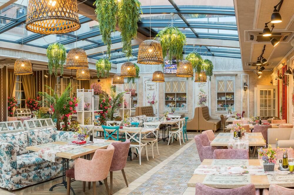 Cosmopolitan Hotel & Wellness