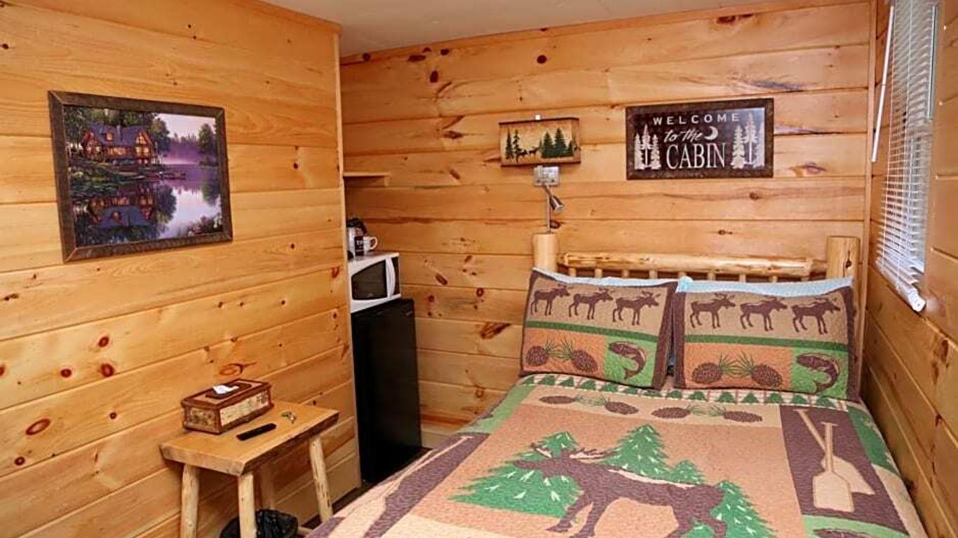 Rowe's Adirondack Cabins of Schroon Lake
