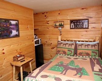 Rowe's Adirondack Cabins of Schroon Lake - Schroon Lake - Habitación