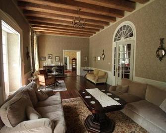 Palac Nakomiady - Rastenburg - Wohnzimmer