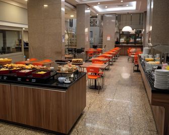 Hotel Continental Business - פורטו אלגרה - בופה