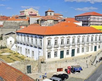 Condes de Azevedo Palace Apartments - Porto
