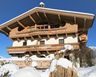 Stunning villa for 6 people with WIFI, TV, patio and panoramic view - 베에르베르크 - 건물