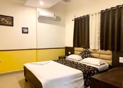 Aditi Comforts Service Apartment - Karwar - Bedroom