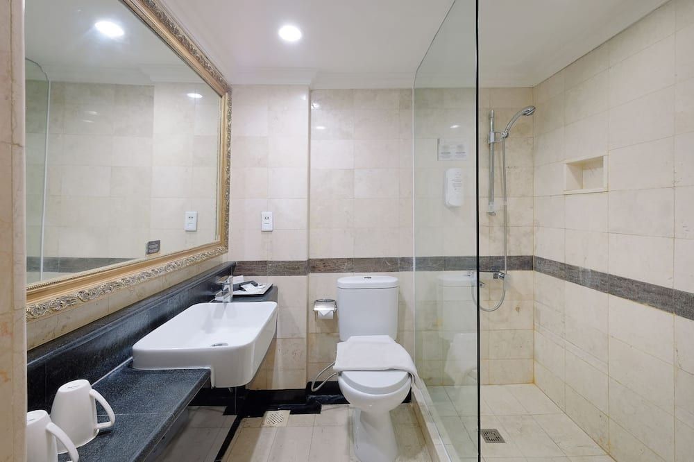 Metro Park View Hotel - סמראנג - חדר רחצה