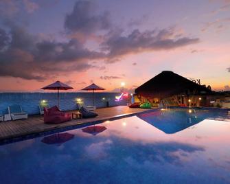 Koa D Surfer Hotel - North Kuta - Pool